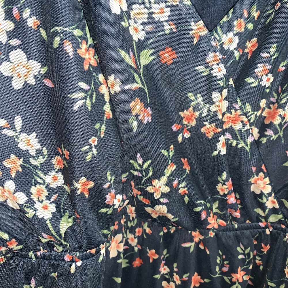 Navy V-neck Sundress - Picture 6 of 9